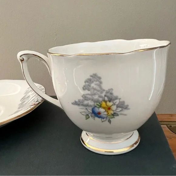 Queen Anne “Lovers Lane” fine bone china made in England - Picture 6 of 8